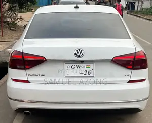 Volkswagen Passat 2.0T SE 2018 White