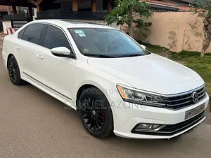 Volkswagen Passat 2.0T SE 2018 White