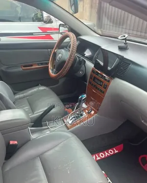 Toyota Corolla Altis 2010 Silver