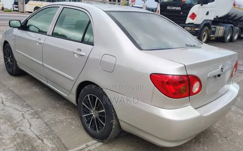 Toyota Corolla Altis 2010 Silver