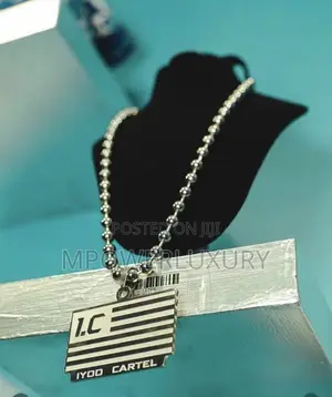 "Iyoo Cartel Chain" or "Cartel Flag Pendant