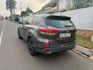 Toyota Highlander 2018 Gray