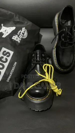Original Dr. AirWair Martens Quand 1460 Shoe