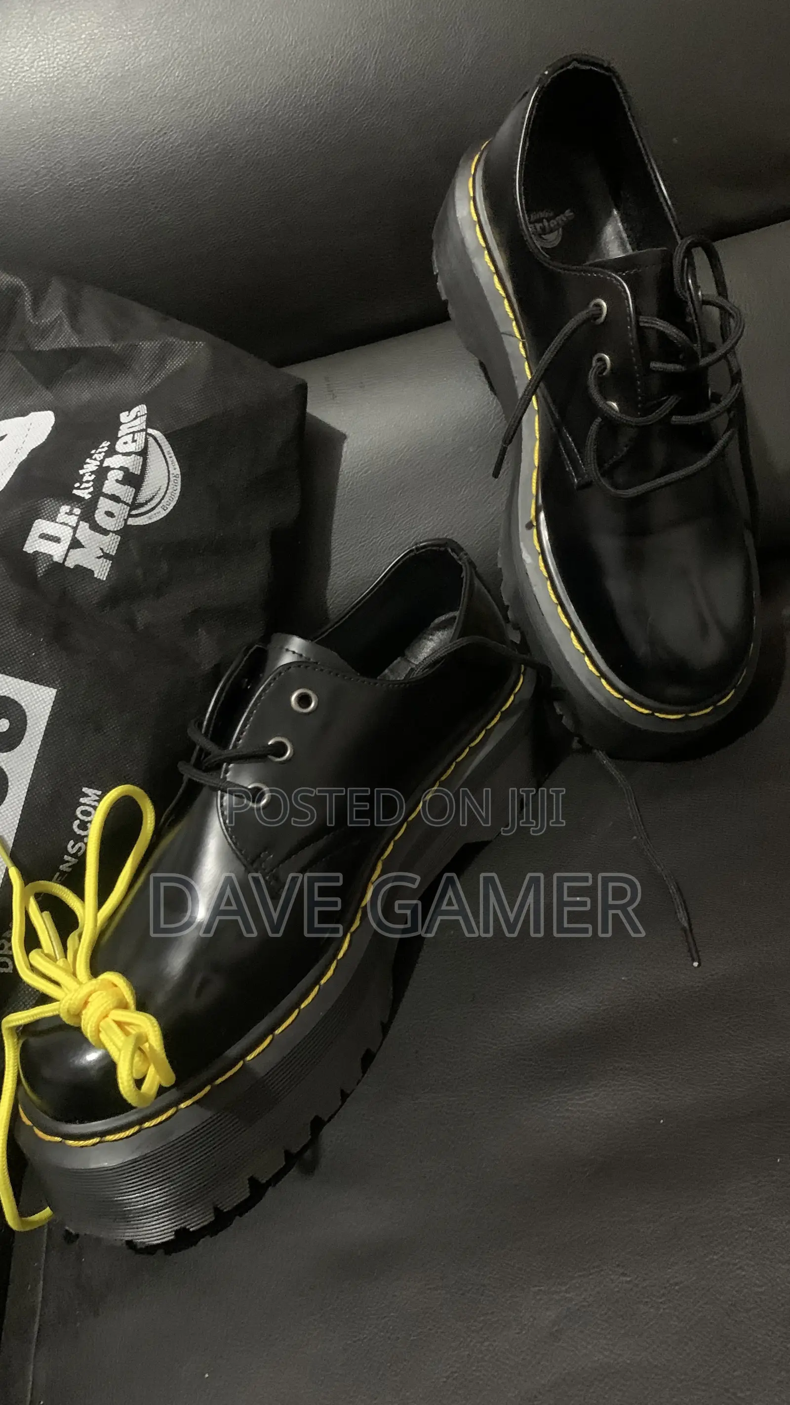 Original Dr. AirWair Martens Quand 1460 Shoe