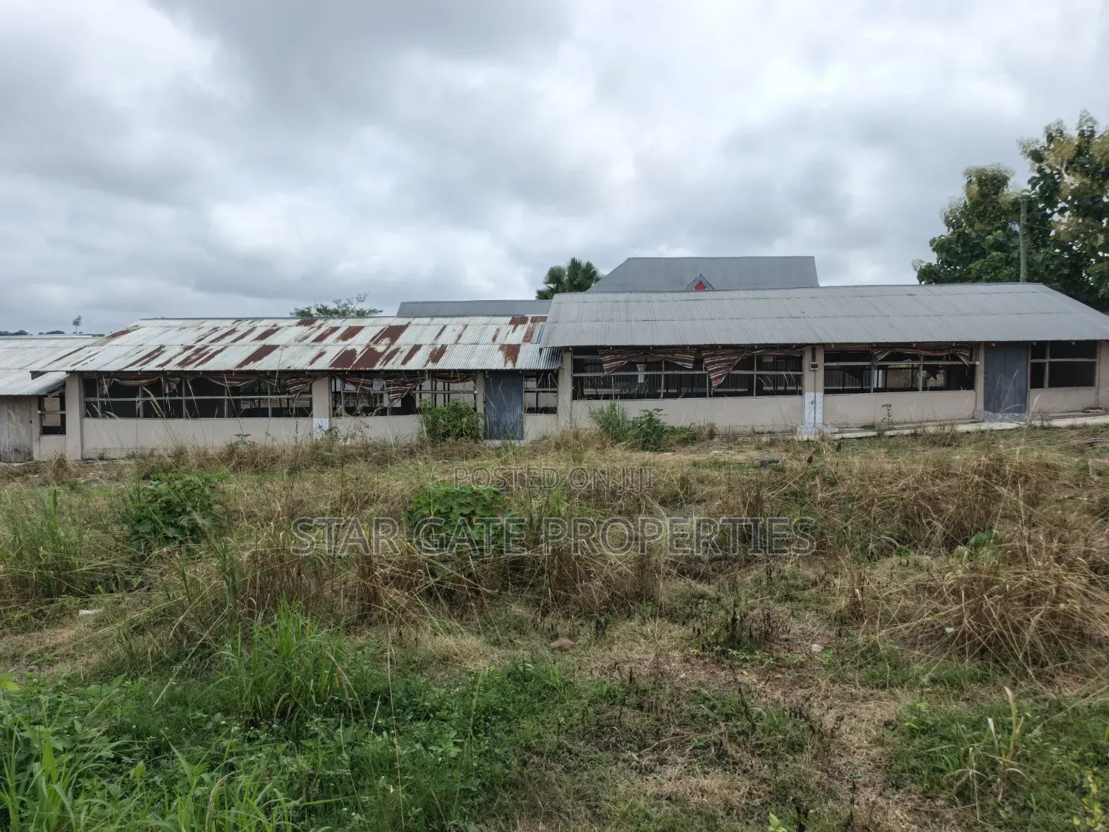 Poultry Farm Fish Farm for Sale