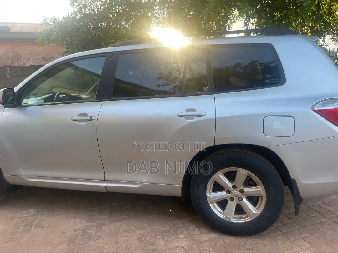 Toyota Highlander 2010 Silver