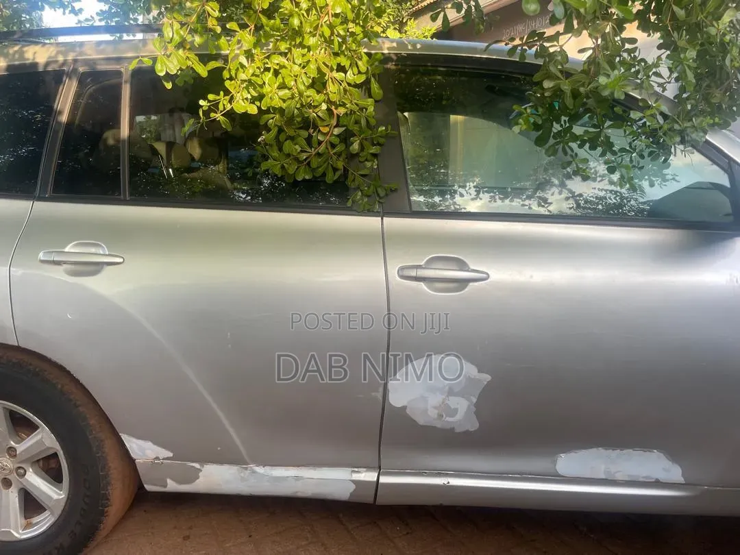 Toyota Highlander 2010 Silver