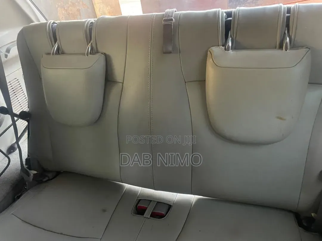 Toyota Highlander 2010 Silver