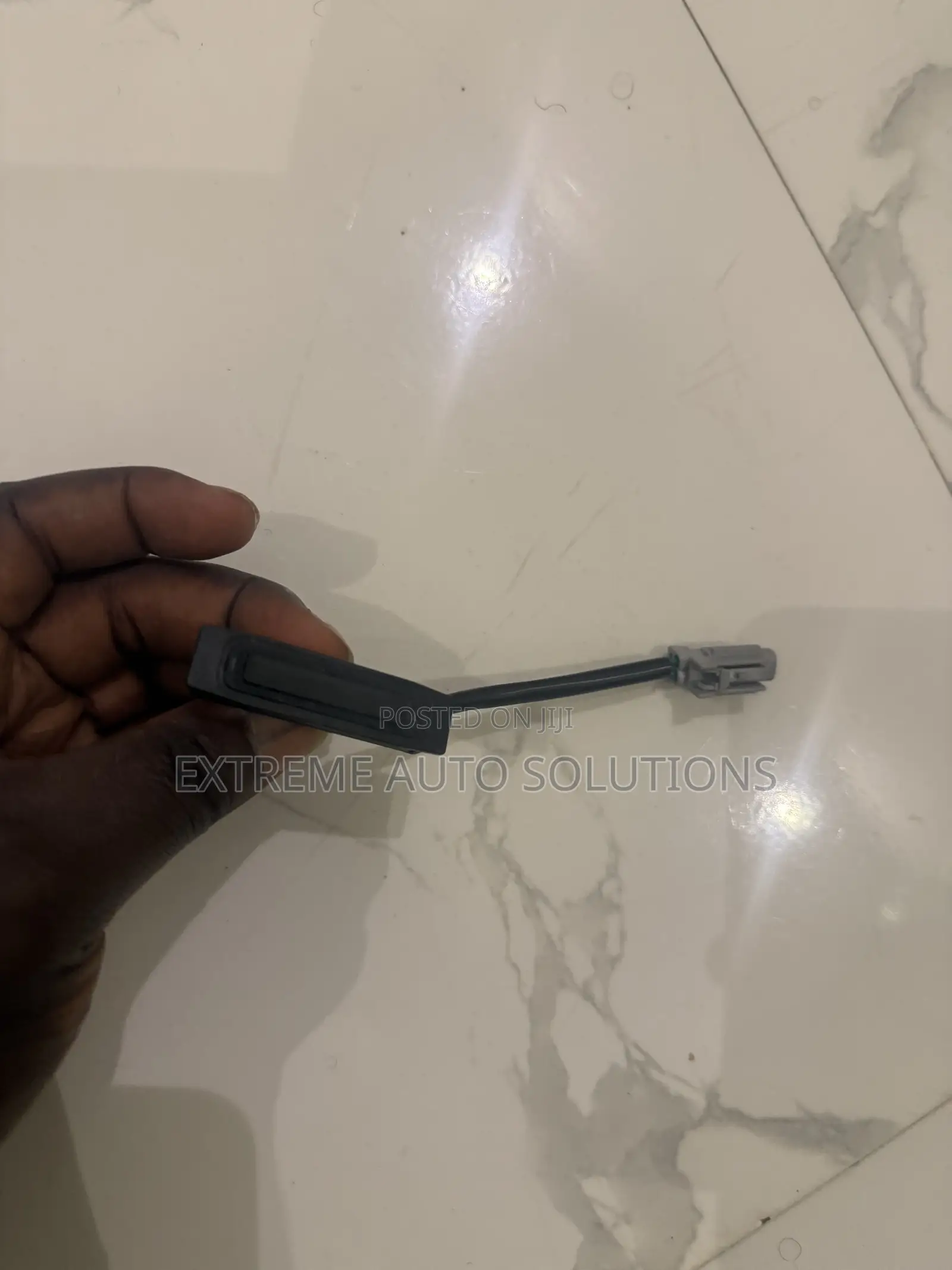 Tailgate Boot Handle Release Switch for 2006-2014 Nissan Dualis