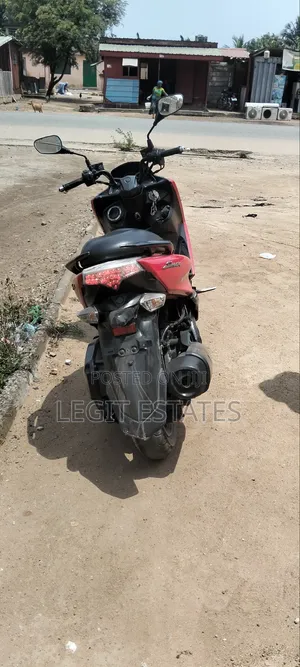 Yamaha 2019 Red