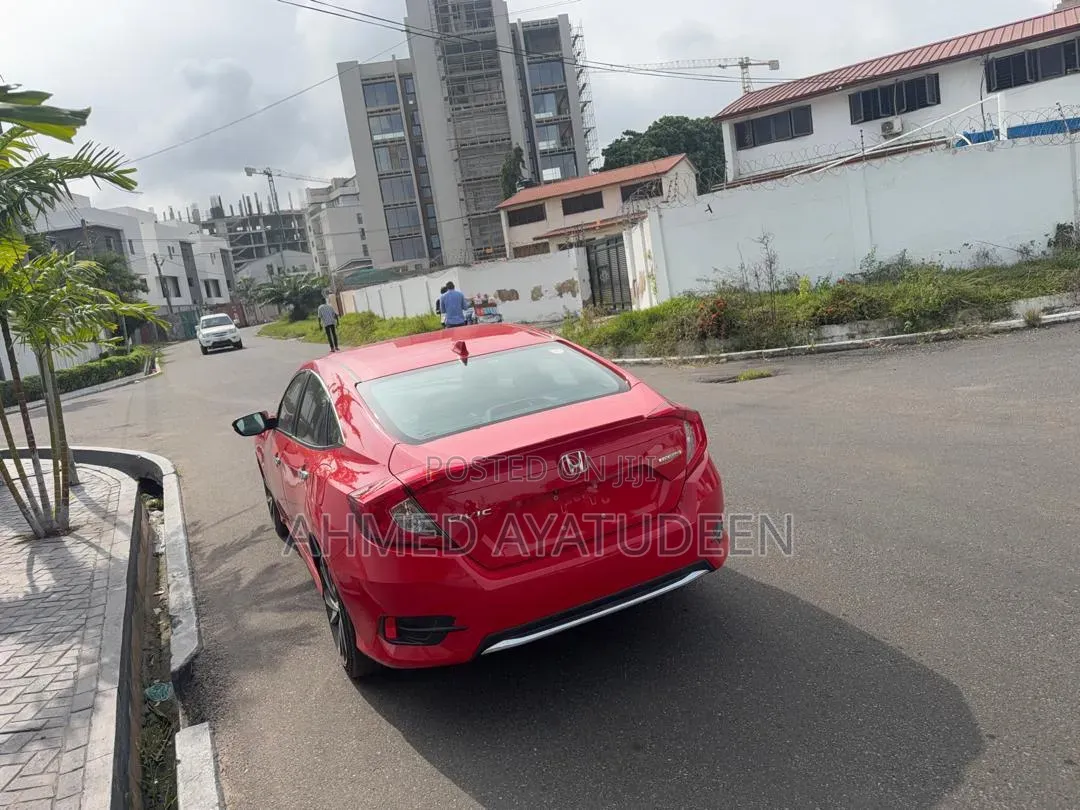 Honda Civic 2020 Pink