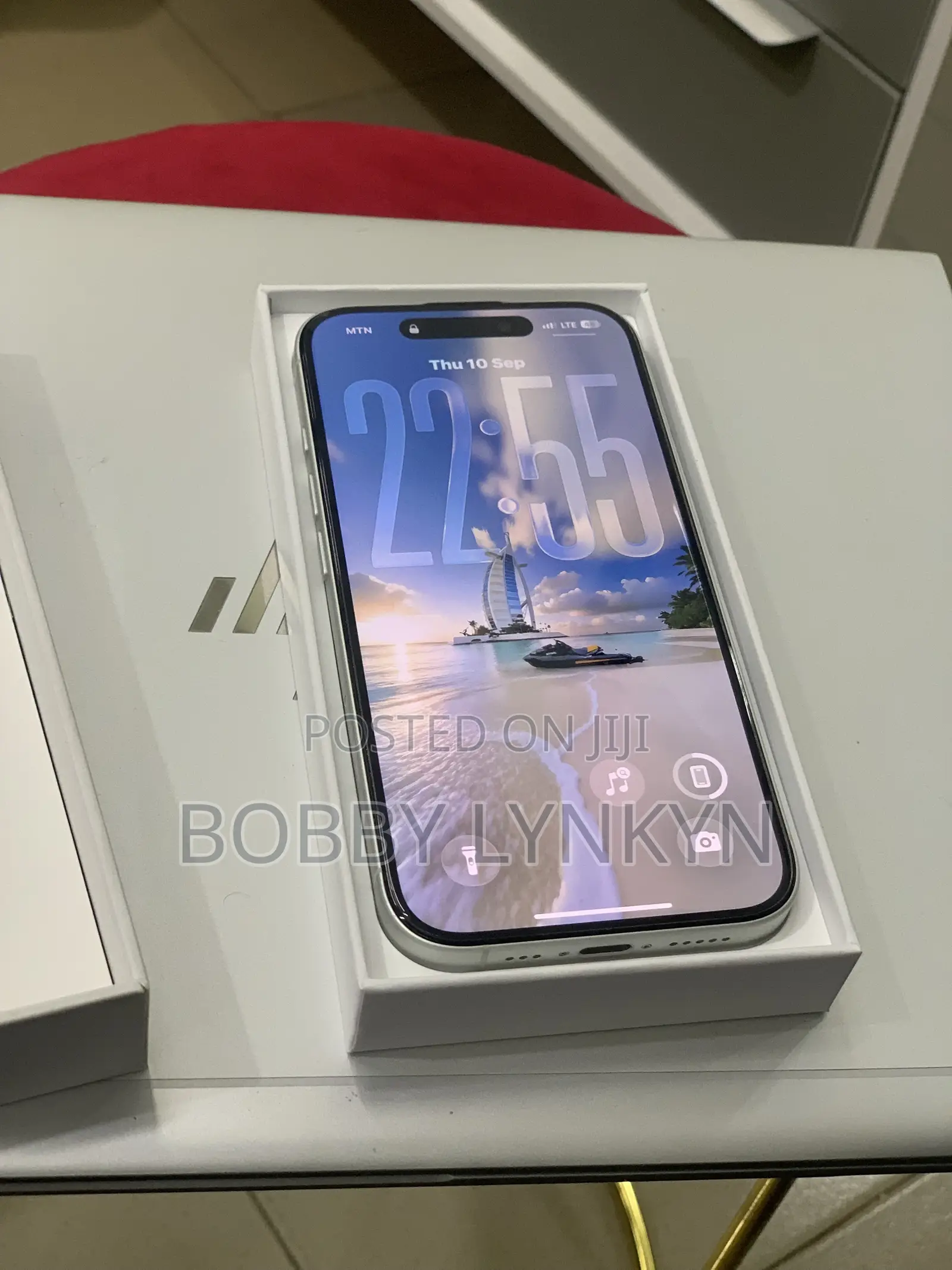 Apple iPhone 16 128 GB White