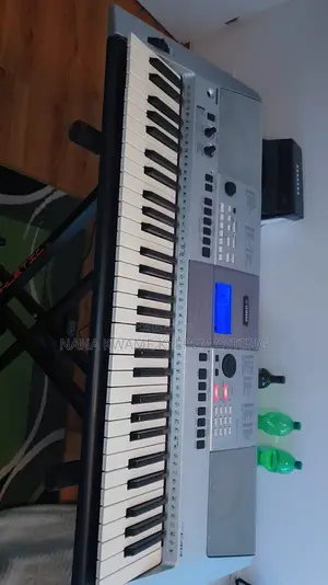Electronic keyboard.Yamaha SS 550