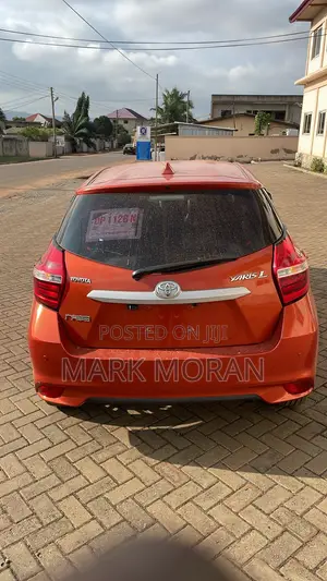 Toyota Yaris L Hatchback 5dr 2016 Orange