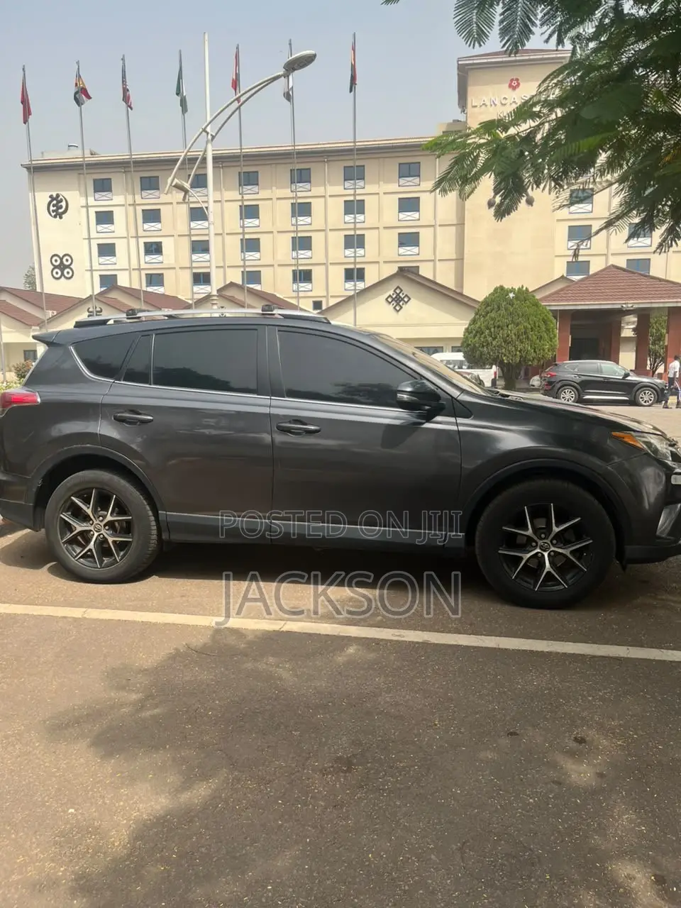 Toyota RAV4 SE AWD (2.5L 4cyl 6A) 2016 Gray