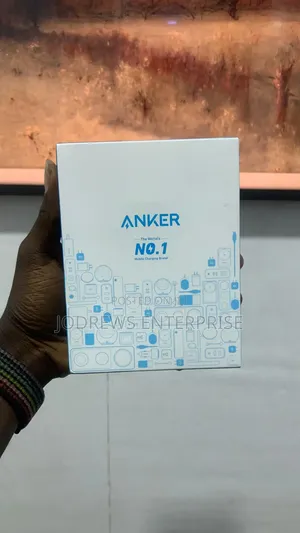 Anker Charger (140W, 4 Ports, Smart Display) With 5ft USB-C Cable
