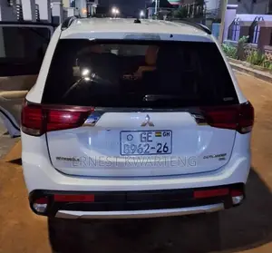 Mitsubishi Outlander 2017 White