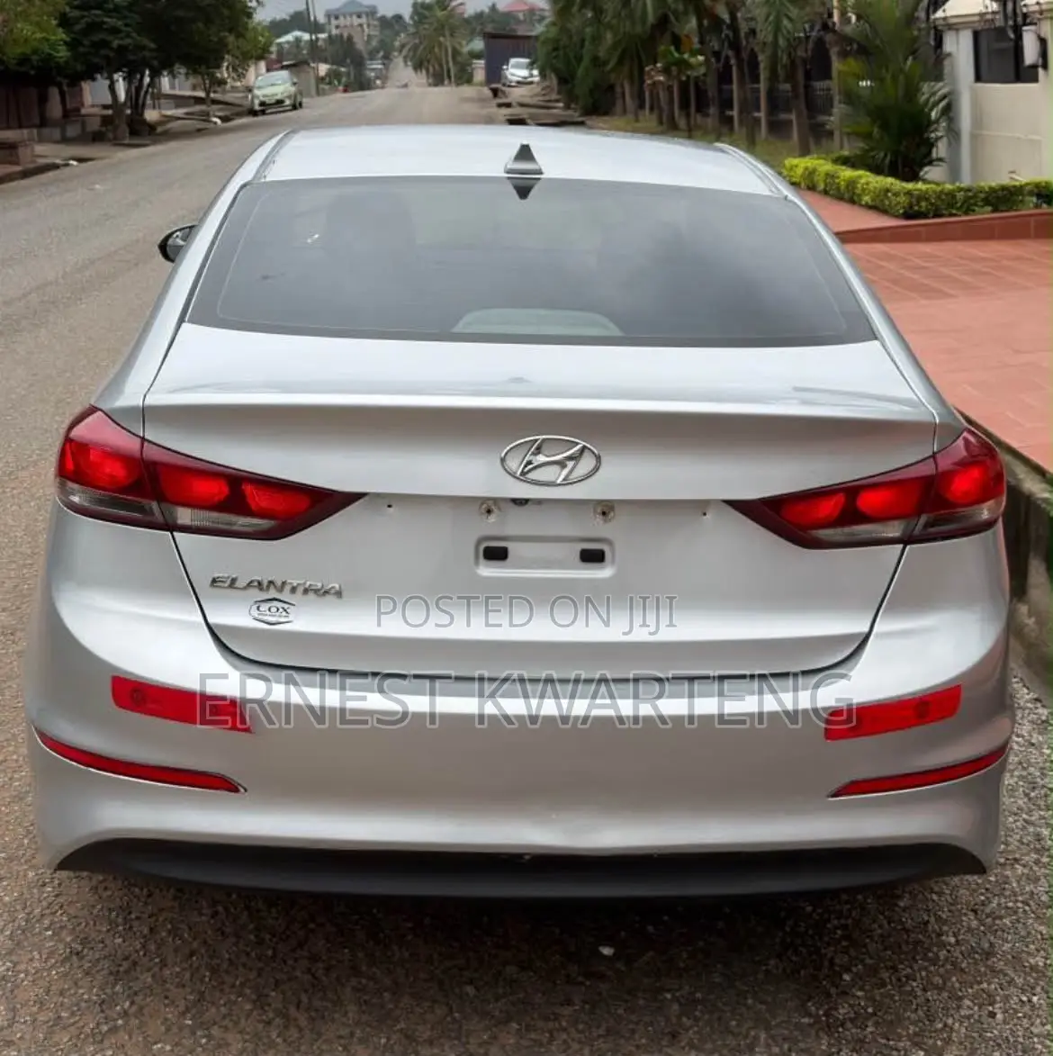 Hyundai Elantra 2017 Gray