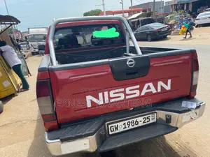 Nissan Hardbody 2014 Red