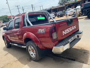 Nissan Hardbody 2014 Red