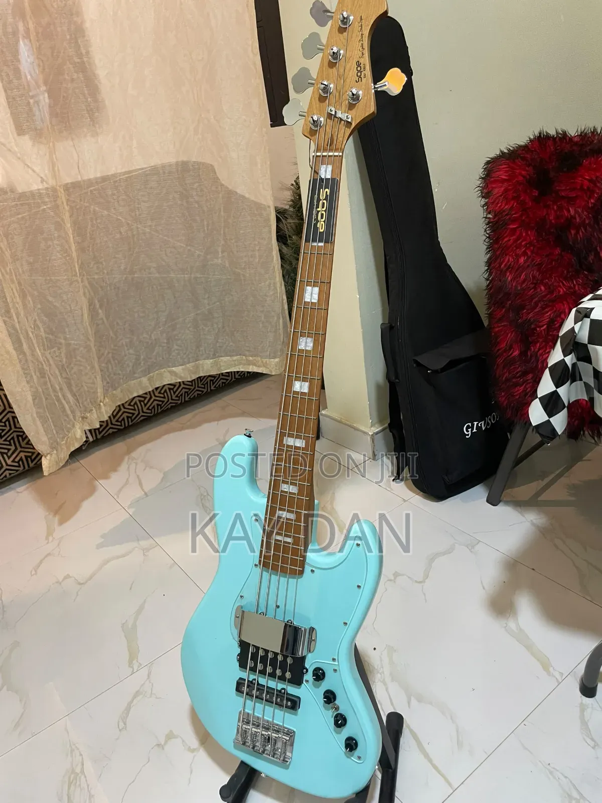 Sqoe Active Bass Guitar