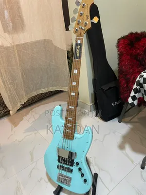 Sqoe Active Bass Guitar