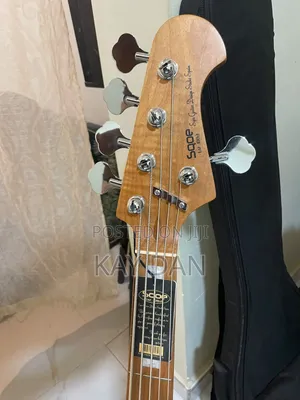 Sqoe Active Bass Guitar