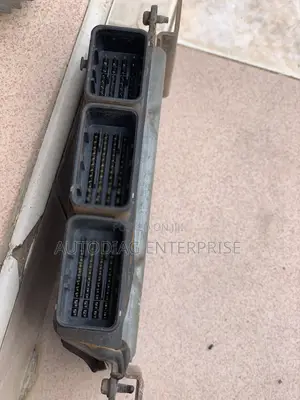 Nissan Altima BEM400-300 Engine Control Module