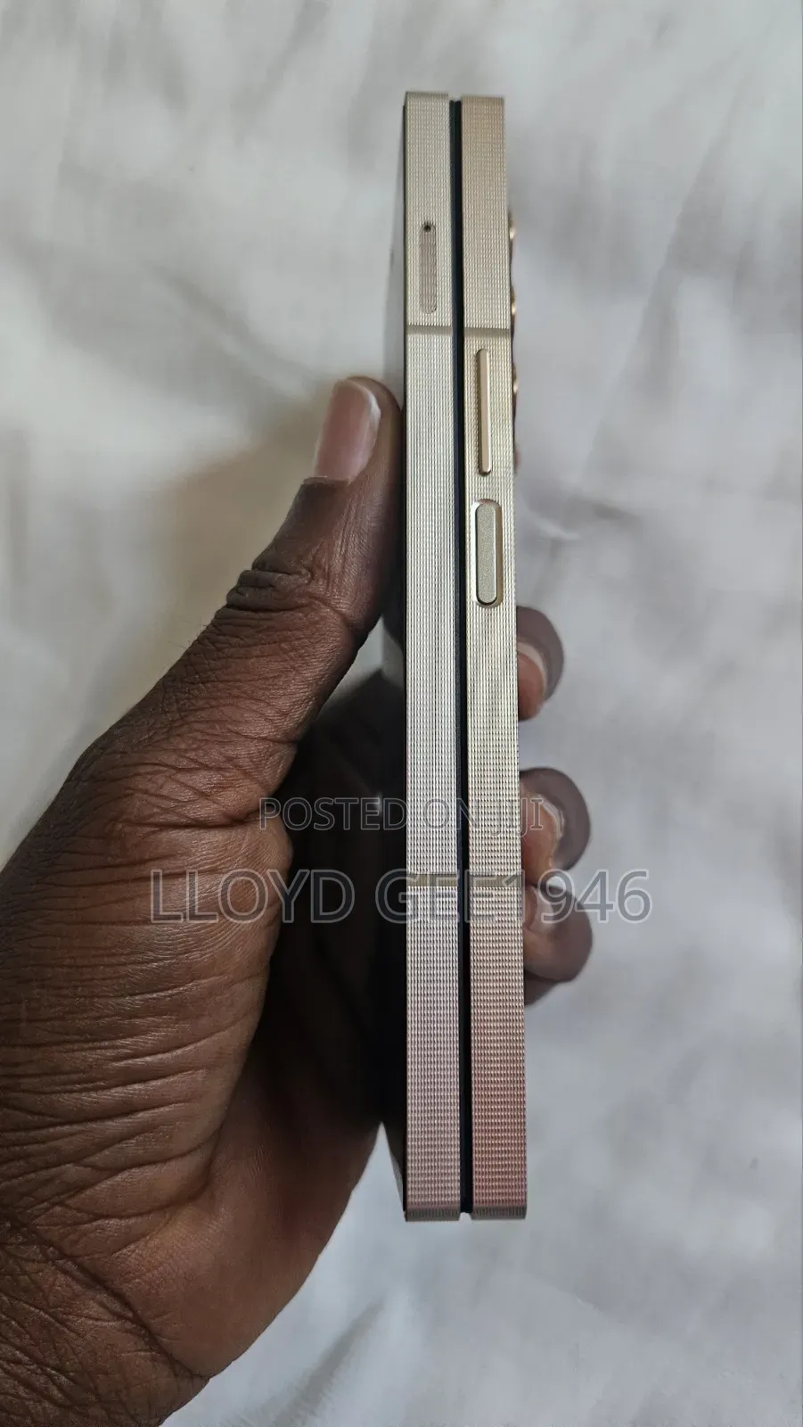 New Samsung W22 5G 512 GB Red