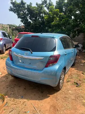 Toyota Vitz 2015 Blue