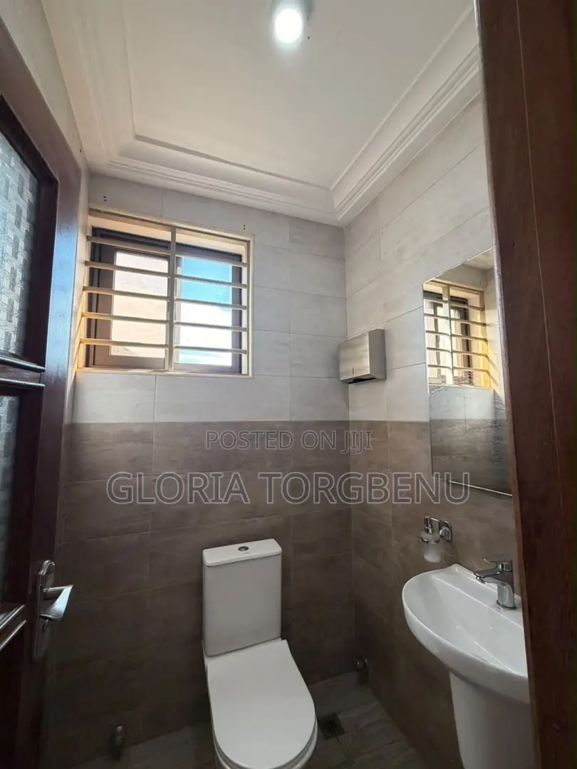 2bdrm Apartment in Ashaley Botwe for rent