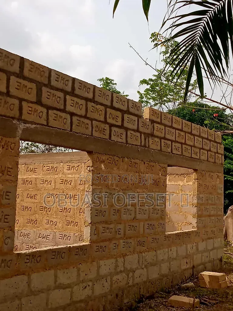5bdrm House in Obuasi Municipal for sale