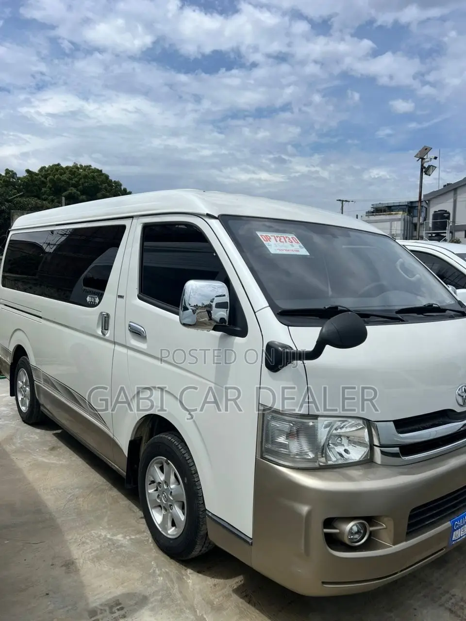 Toyota HiAce 2017 White
