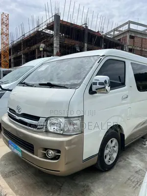 Toyota HiAce 2017 White