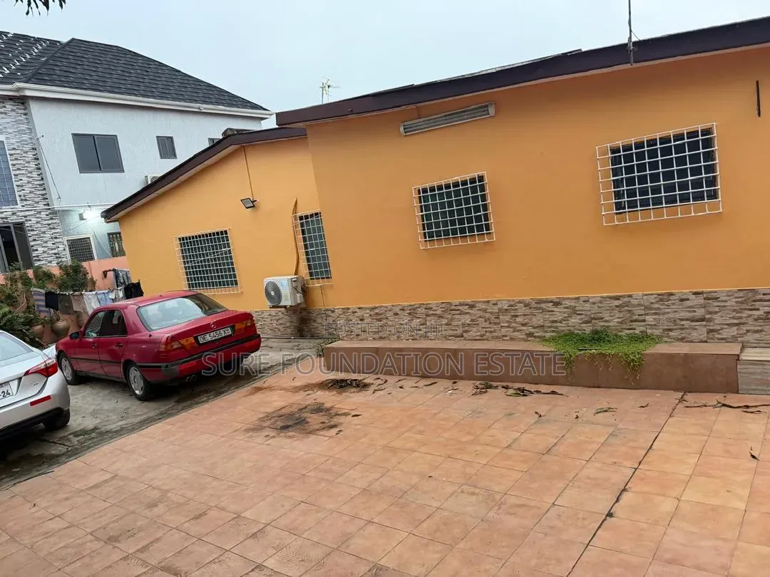 3bdrm House in Dansoman for sale