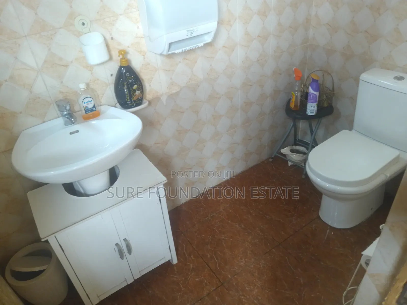 3bdrm House in Dansoman for sale