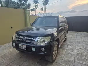 Mitsubishi Pajero 2014 Black