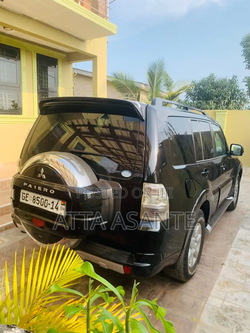 Mitsubishi Pajero 2014 Black