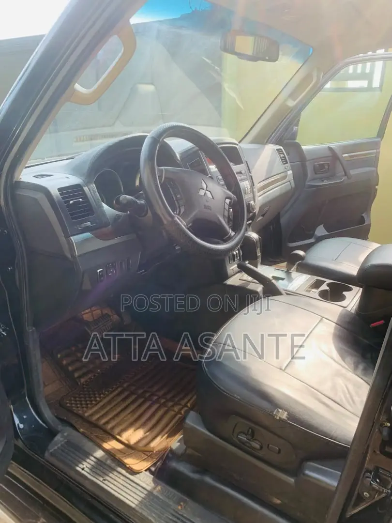 Mitsubishi Pajero 2014 Black