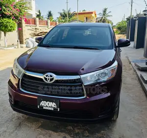 Toyota Highlander LE 4x2 (2.7L 4cyl 6A) 2017 Burgundy