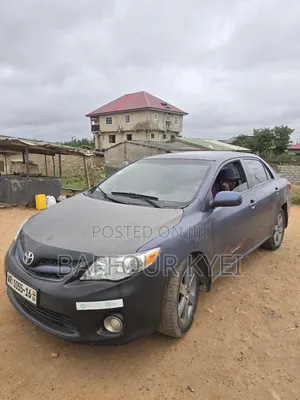 Toyota Corolla LE 4dr Sedan (1.8L 4cyl 4A) 2013 Gray