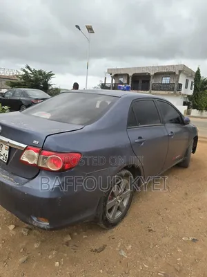 Toyota Corolla LE 4dr Sedan (1.8L 4cyl 4A) 2013 Gray