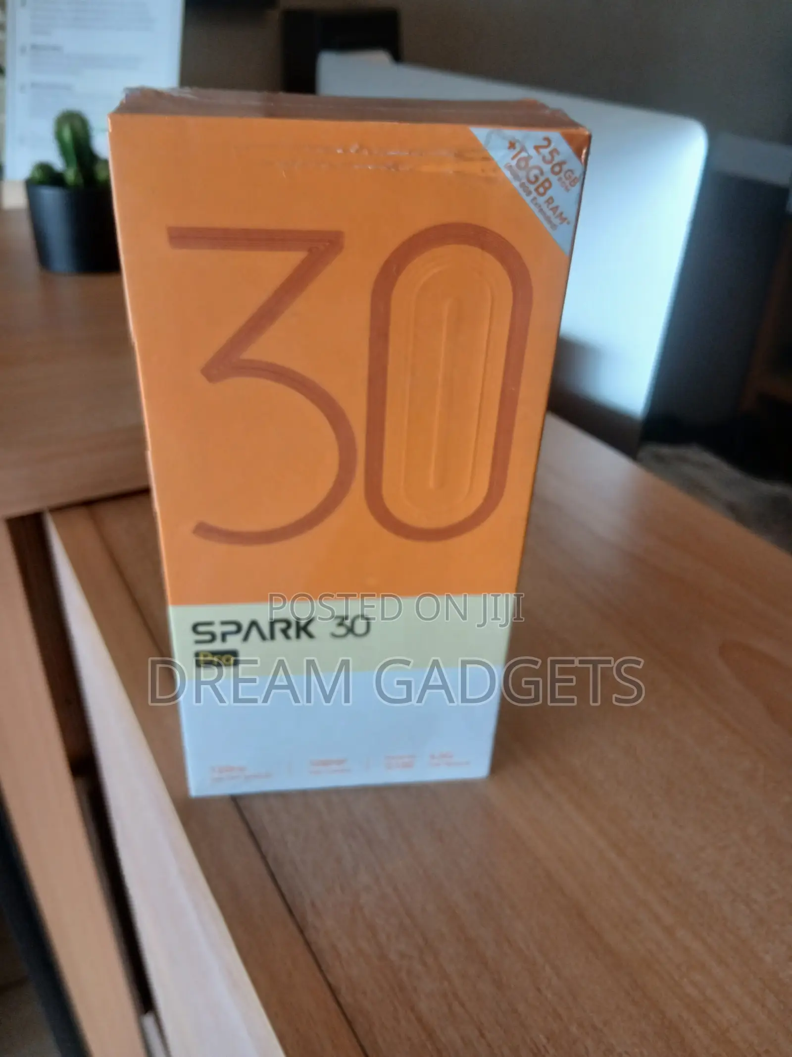 New Tecno Spark 30 Pro 256 GB Gold