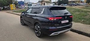 Mitsubishi Outlander SE 2024 Blue