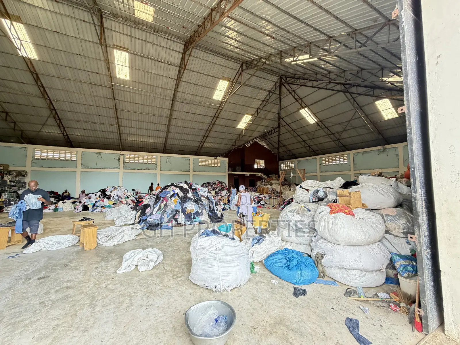 Warehouse for Sale at Kaase Oti Area.