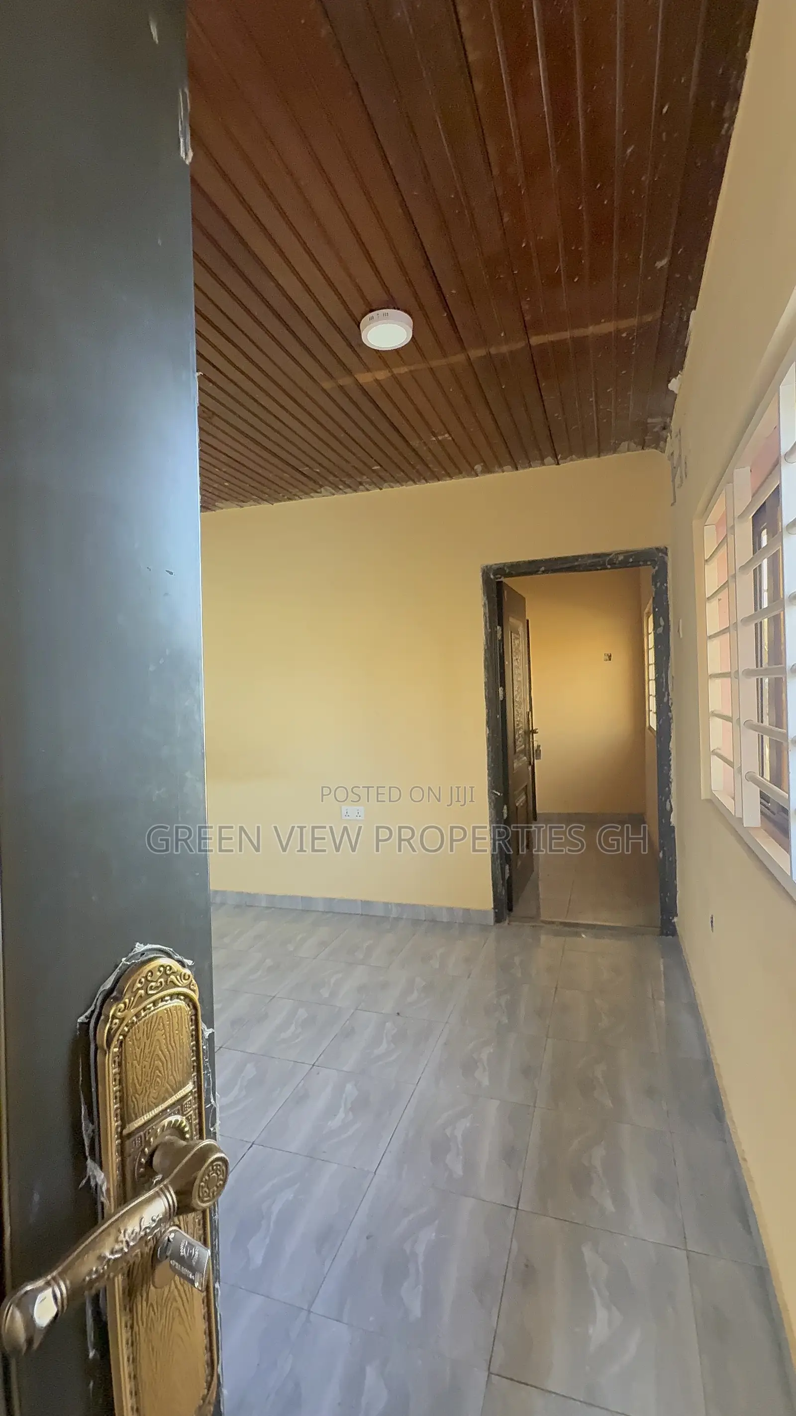 1bdrm Room & Parlour in West Hills Mall Area for rent