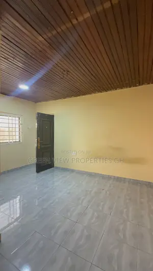 1bdrm Room & Parlour in West Hills Mall Area for rent
