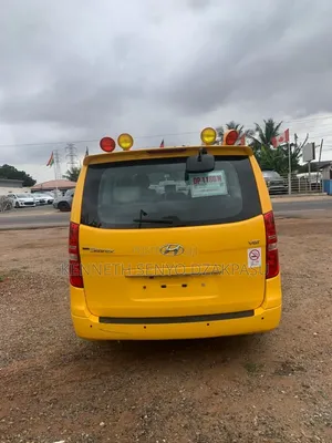 Hyundai H200 2015 Yellow