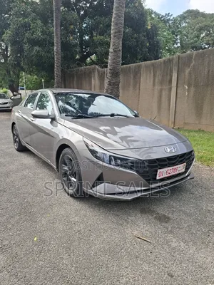 Hyundai Elantra SEL 2023 Gray