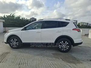 Toyota RAV4 LE AWD (2.5L 4cyl 6A) 2017 White
